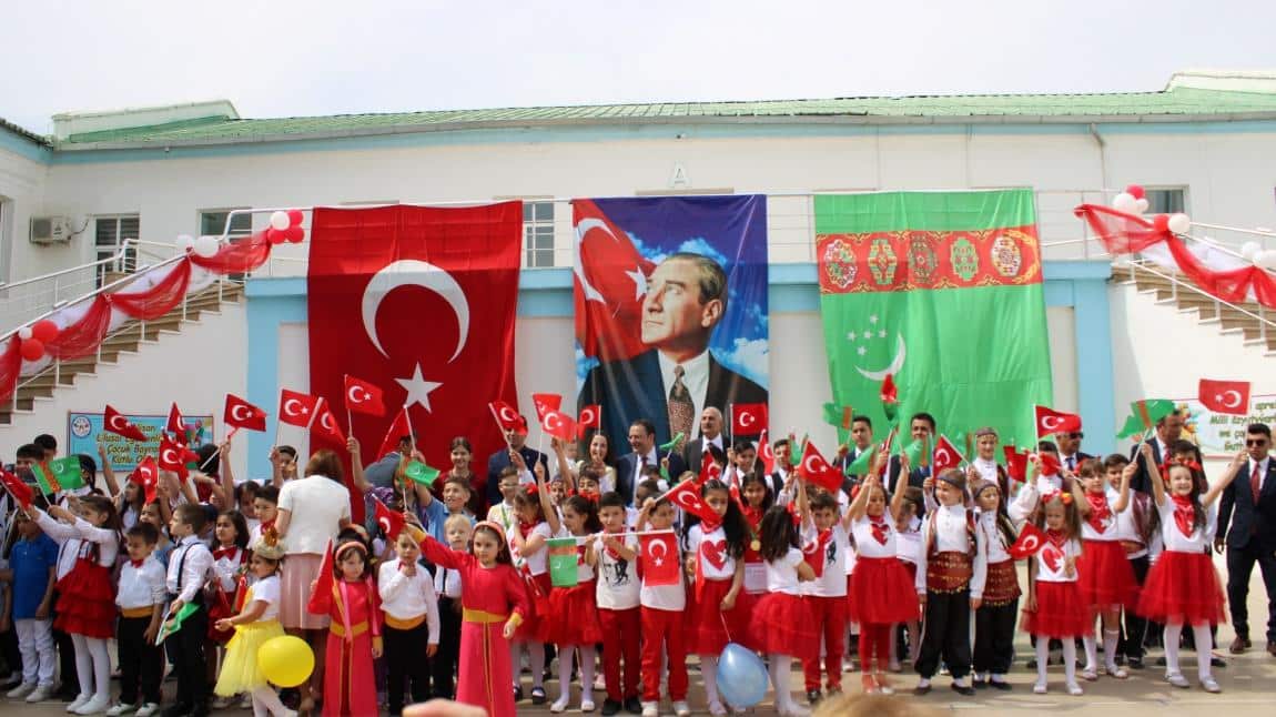 Türkmenistan'da 23 Nisan Çocuk Şenliği Gerçekleşti